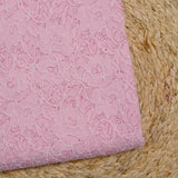 Dentelle fleurs des champs fond rose