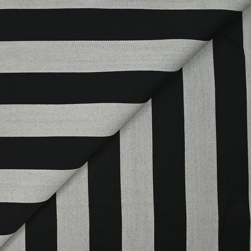 Gabardine de laine mélangée rayée noir et blanc cassé