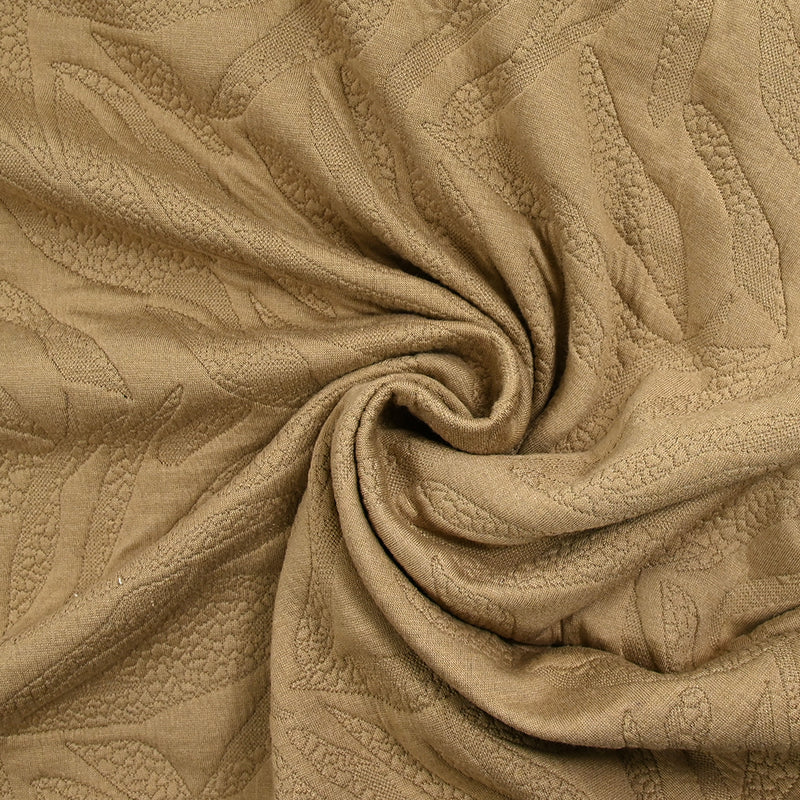 Matelassé jersey cracks Camel background