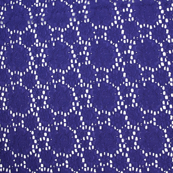 Maille dentelle ajourée fleurs fond indigo