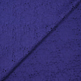 Maille dentelle ajourée fleurs fond indigo