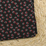 Maille lurex spirale rouge et argent fond noir