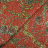 Maille polyester lamée bijoux et chaînes fond rouge