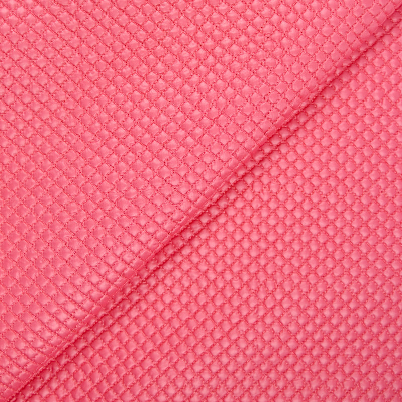 Matelassé à carreaux rose