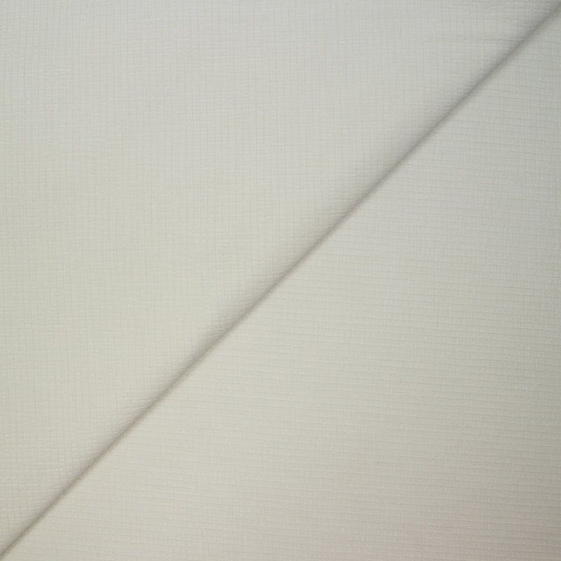 Polyester fin gaufré blanc cassé