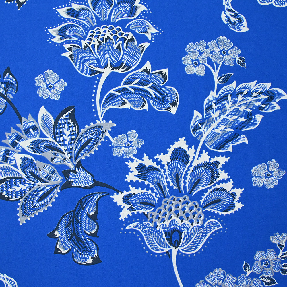 Viscose imprimée les fleurs s'envolent fond bleu électrique Les