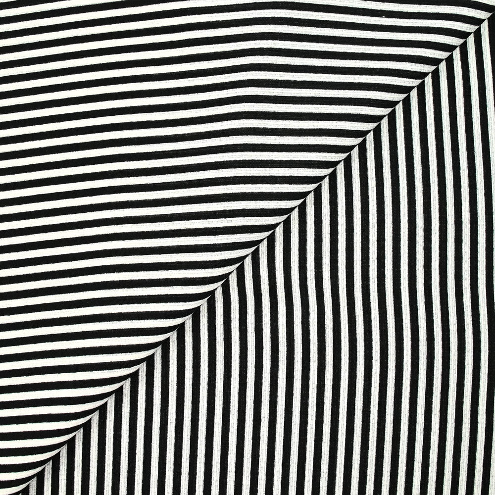 Topshop - Pull rayé en maille texturée - Noir et blanc Topshop - Pull rayé en maille texturée - Noir et blanc