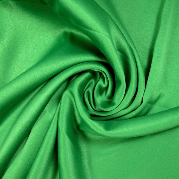 Crêpe satin polyester vert brillant