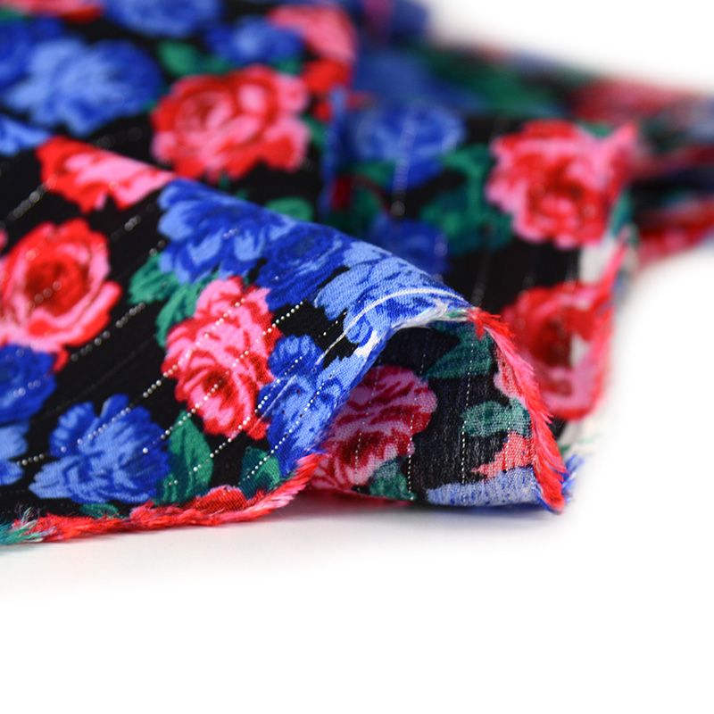 Crépon viscose lurex mes belles roses bleu fond noir