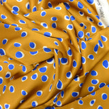 Satin de soie imprimé cellule bleu fond moutarde