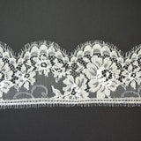 Ruban de Dentelle de calais® blanc cassé feston à fleurs au mètre