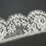 Ruban de Dentelle de calais® blanc cassé feston à fleurs au mètre