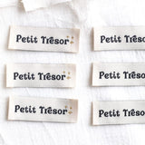 Etiquettes tissées " Loin des yeux près du coeur " x 5