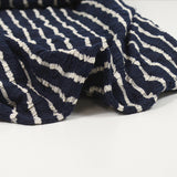Maille jacquard Cassandra rayé blanc cassé fond marine