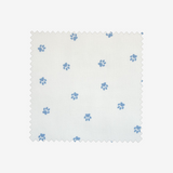 Piqué de coton imprimé pattes de chien blanches sur fond bleu Coupon 45x45 cm
