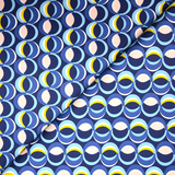 Satin de coton imprimé motif rétro bleu