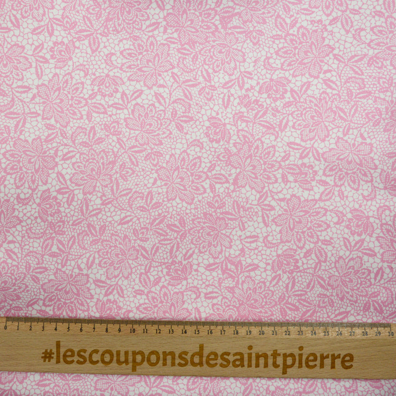 Satin duchesse polyester imprimé dentelle rose