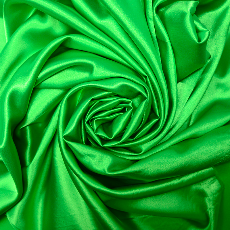Vert Prairie Satin Polyester uni vert prairie – Les Coupons de Saint-Pierre